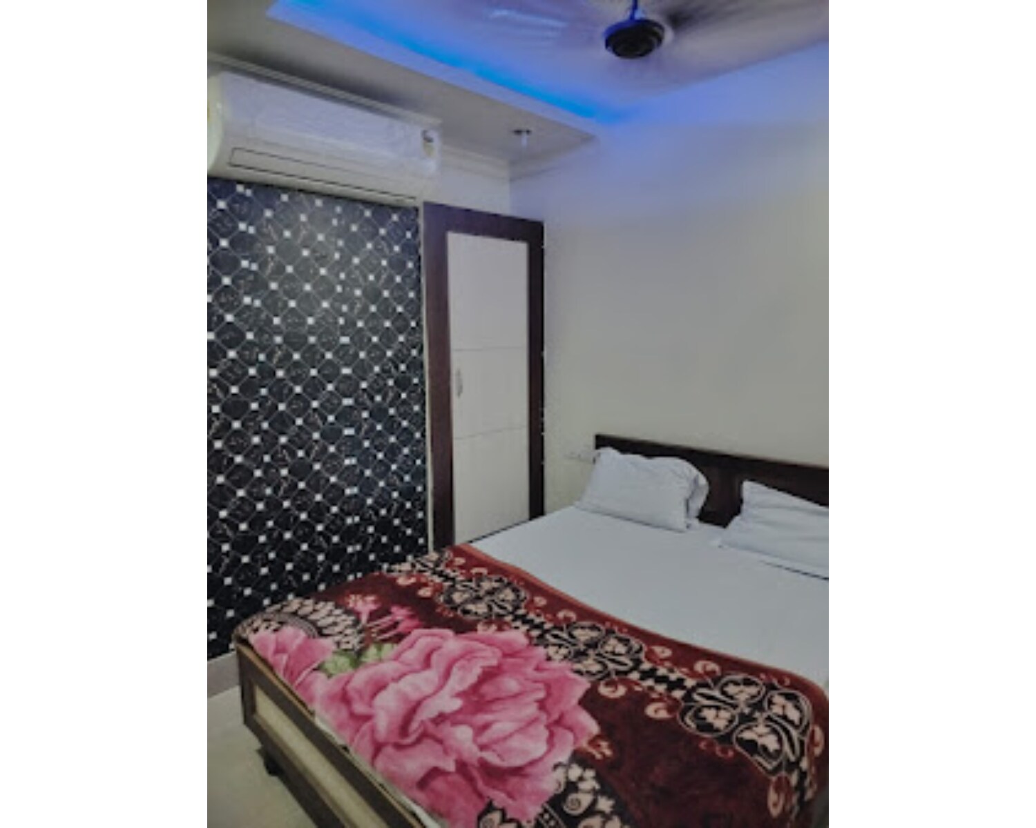 Starlight Guest House - Tap to explore photos