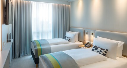 Holiday Inn Express - Erlangen Room Type - 2 Single Standard Courtyard View Top Floor