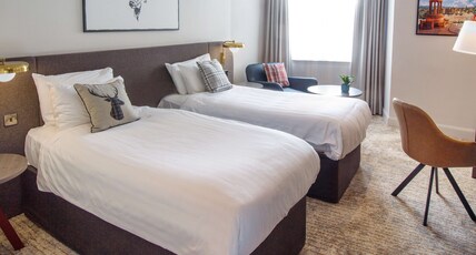 Bruntsfield Hotel Room Type - 2 Single Beds, Executive, Free High Speed Internet, Spacious, Music Device, Non-Smoking
