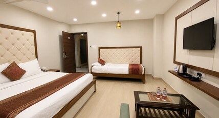 Hotel Aadesh Palace Room Type - CLASSIC TRIPLE BED