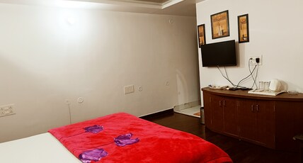 Hotel Midway & Zaika Restaurant Room Type - SUPER DELUXE AC