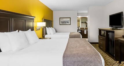 Best Western of Harbor Springs Room Type - 2 Queen Beds, Non-Smoking, High Speed Internet Access, Refrigerator, Coffee Maker, Iron And Ironing Best Western of Harbor Springs Room Type - 2 Queen Beds, Non-Smoking, High Speed Internet Access, Refrigerator, Coffee Maker, Iron And Ironing