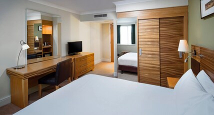 Crowne Plaza CHESTER Room Type - 1 Queen Standard