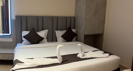 Shivlok Palace Room Type - Deluxe Room