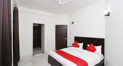 The Primero Hotel L Block Gurgaon Room Type - Deluxe Room