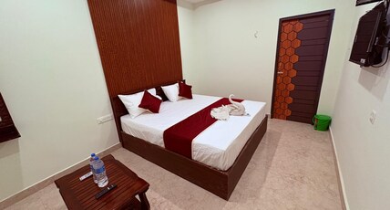 Viwin Palace Room Type - Deluxe Four Bedroom AC