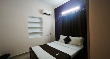 Smart Homes near Koyambedu by Stayz Royale Room Type - Deluxe Queen Room