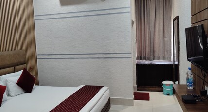 sarvodaya vishram griha Room Type - Deluxe AC Double Bed Room