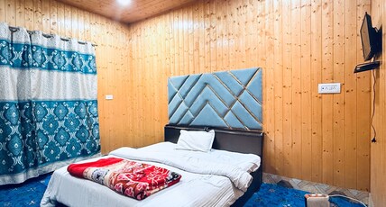 Hotel Iqbal Room Type - Deluxe Room
