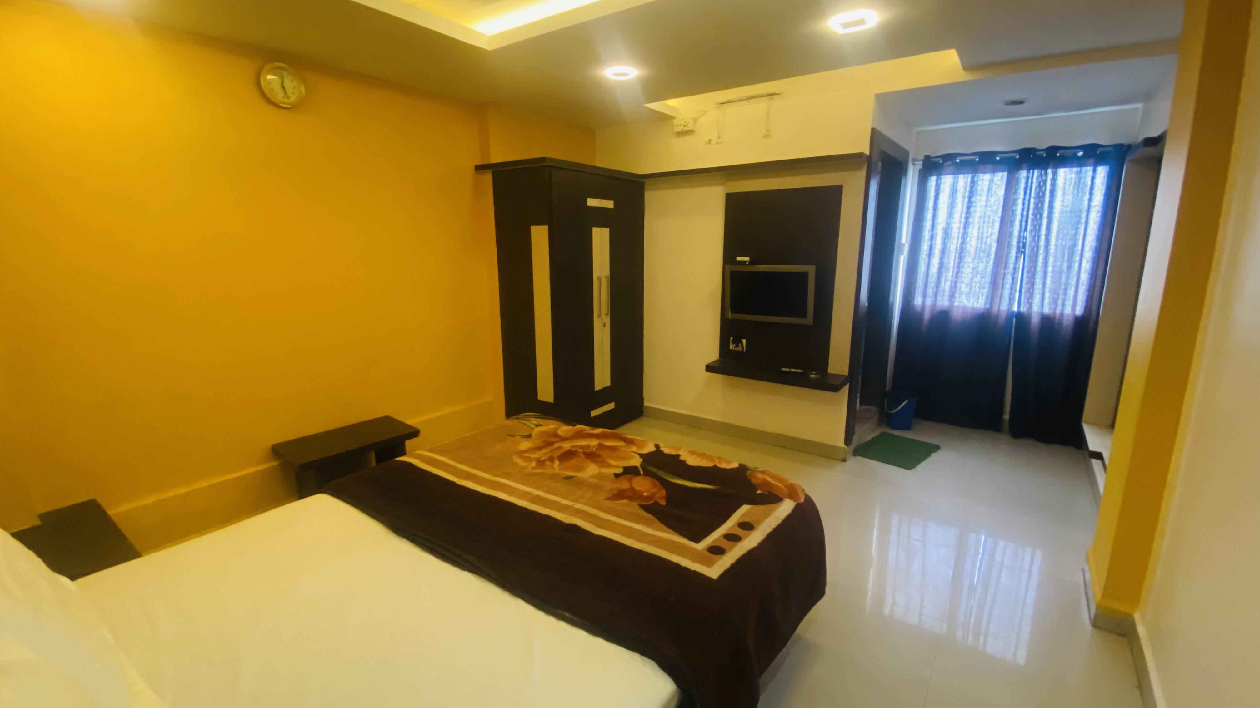 Hotel Amar Vilas - Tap to explore photos