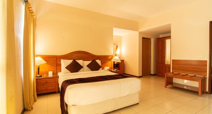 The Mocana Banyan | Biz Suites Room Type - Executive room with Common living area (Sharing Living Room and Kitchen)