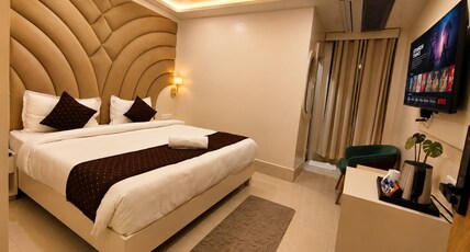 Hotel Kashi Crown Room Type - Deluxe Room