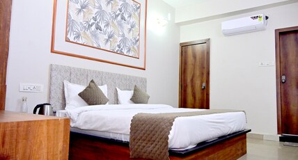 Hotel Siya Room Type - Deluxe Double Bed AC Room