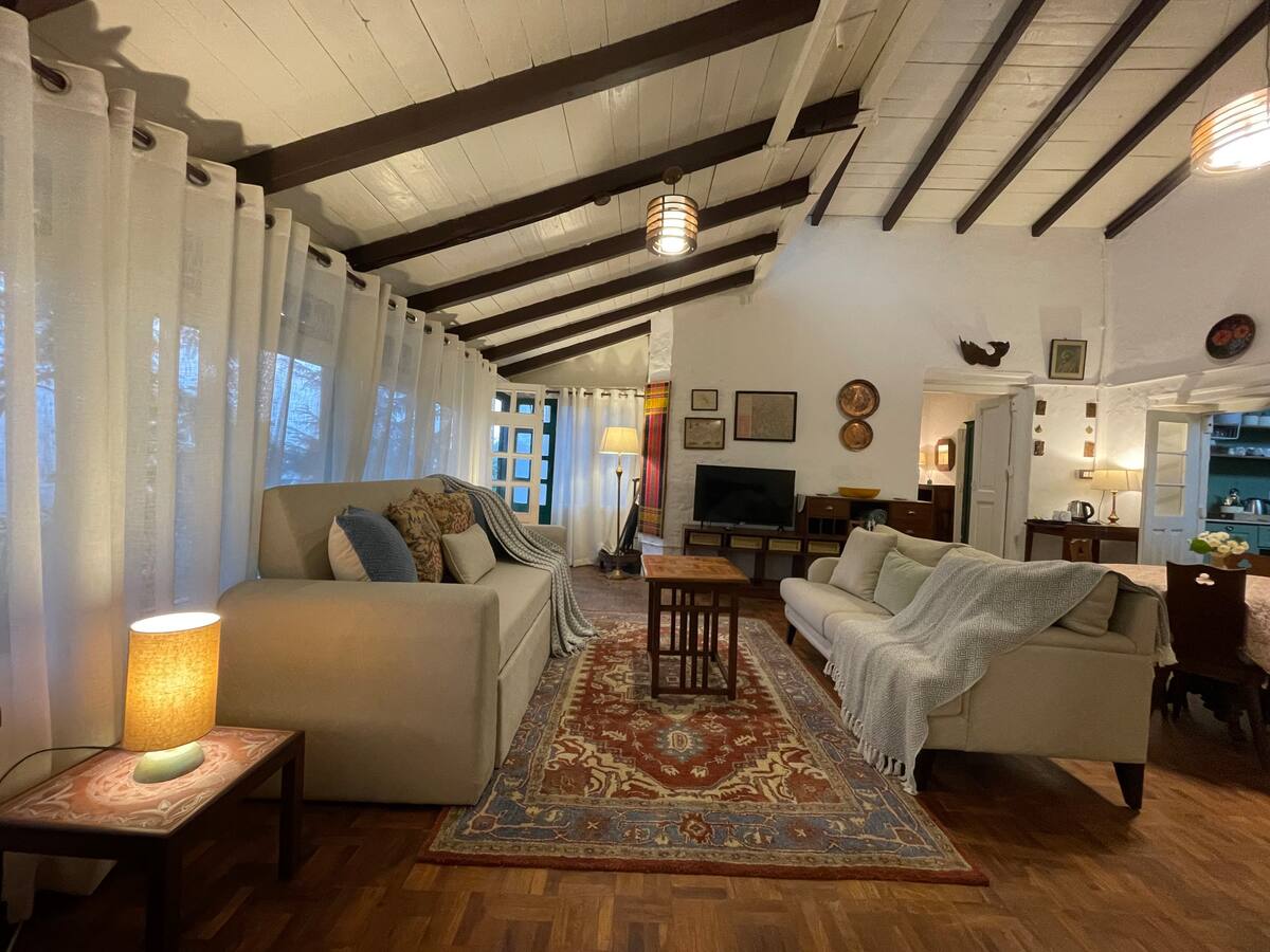 Sundays Forever Wildflower Cottage 3 Bedroom - Tap to explore photos