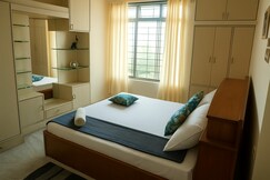 Rooftop Cityscape Inn