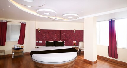 Super Townhouse Bank More Dhanbad Formerly Rise And Dine Room Type - Deluxe