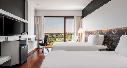 Hilton Madrid Airport Room Type - TWIN GUEST ROOM URBAN VIEW