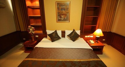 Convenient Park Bangkok Hotel Room Type - Queen suite