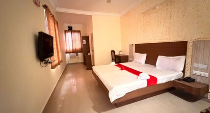HOTEL SHREE SAI SHRADDHA Room Type - Starlight Premium Room ( Deluxe )