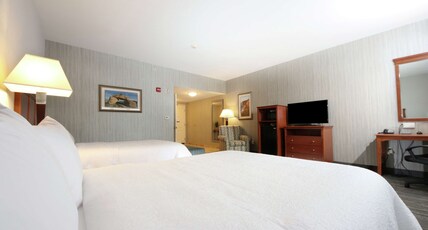 Hampton Inn by Hilton Ellsworth/Bar Harbor Room Type - 2 QNS ACCESSIBLE W TUB NS