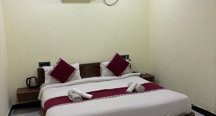 Hotel ZA ZA | Rooms and Restaurant Room Type - Deluxe Room with AC