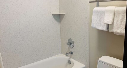 SureStay Plus Hotel by Best Western Redding Room Type - Suite-1 King Bed, Non-Smoking, Jetted Tub, Microwave And Refrigerator, Desk, High Speed Internet Acc SureStay Plus Hotel by Best Western Redding Room Type - Suite-1 King Bed, Non-Smoking, Jetted Tub, Microwave And Refrigerator, Desk, High Speed Internet Acc