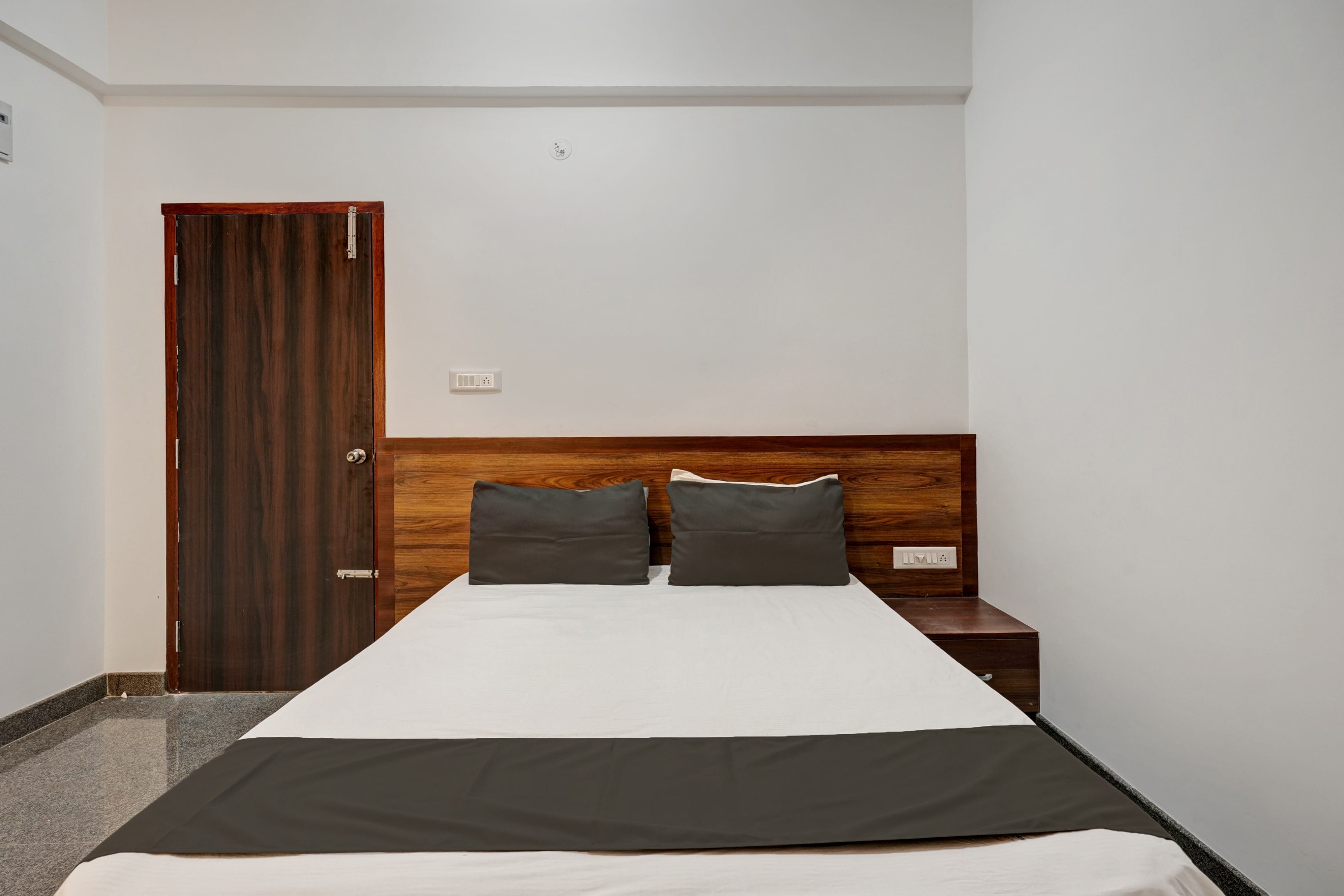 Hotel O Bungalow Inn Lodging & Boarding - Tap to explore photos