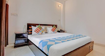 Hotel Astoria Elite Room Type - Deluxe Room (Non AC)