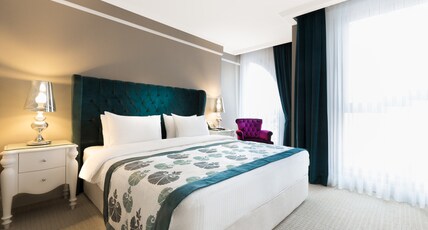 Metropolitan Hotels Taksim Room Type - Standard Triple Room Metropolitan Hotels Taksim Room Type - Standard Triple Room