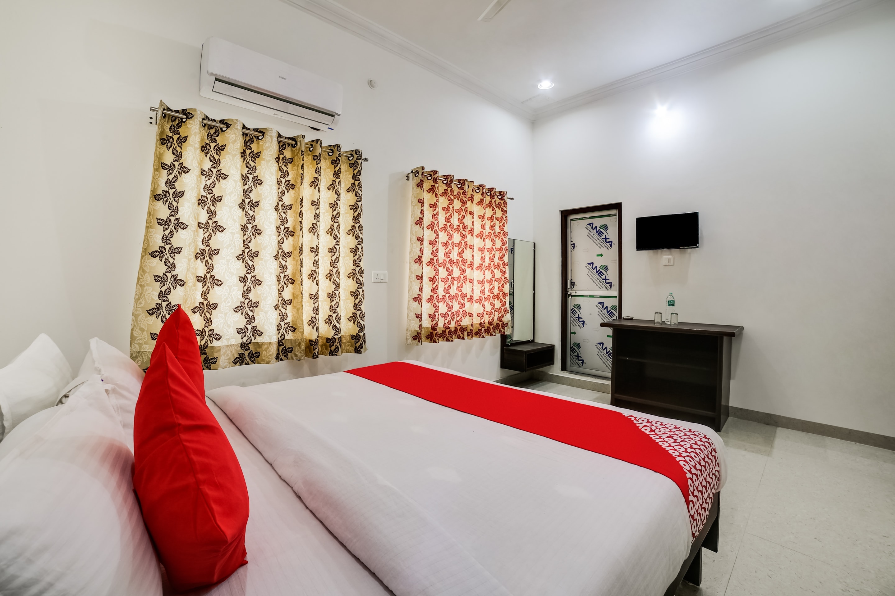 Hotel O Aarti Place - Tap to explore photos