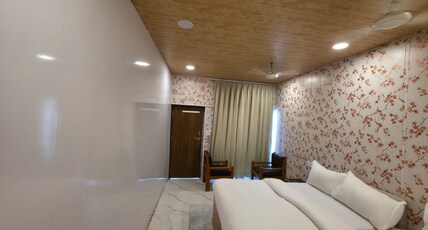 The Plum Room Type - DELUXE FAMILY ROOM