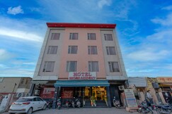 Hotel Aroma Residency