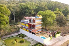 Thendral Resort - 5 Bedroom Villa with Private Pool & Party Hall