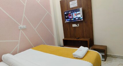 Hotel Hardik Palace. Room Type - Deluxe Room