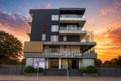 Hotel Sri7 Inn