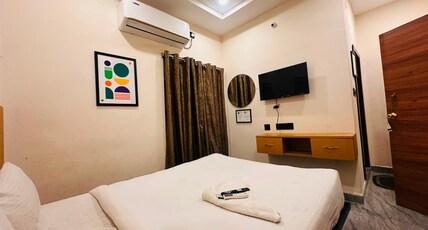 FabHotel Shree Room Type - Premium Room