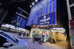 Shramajeevi Deluxe Lodge