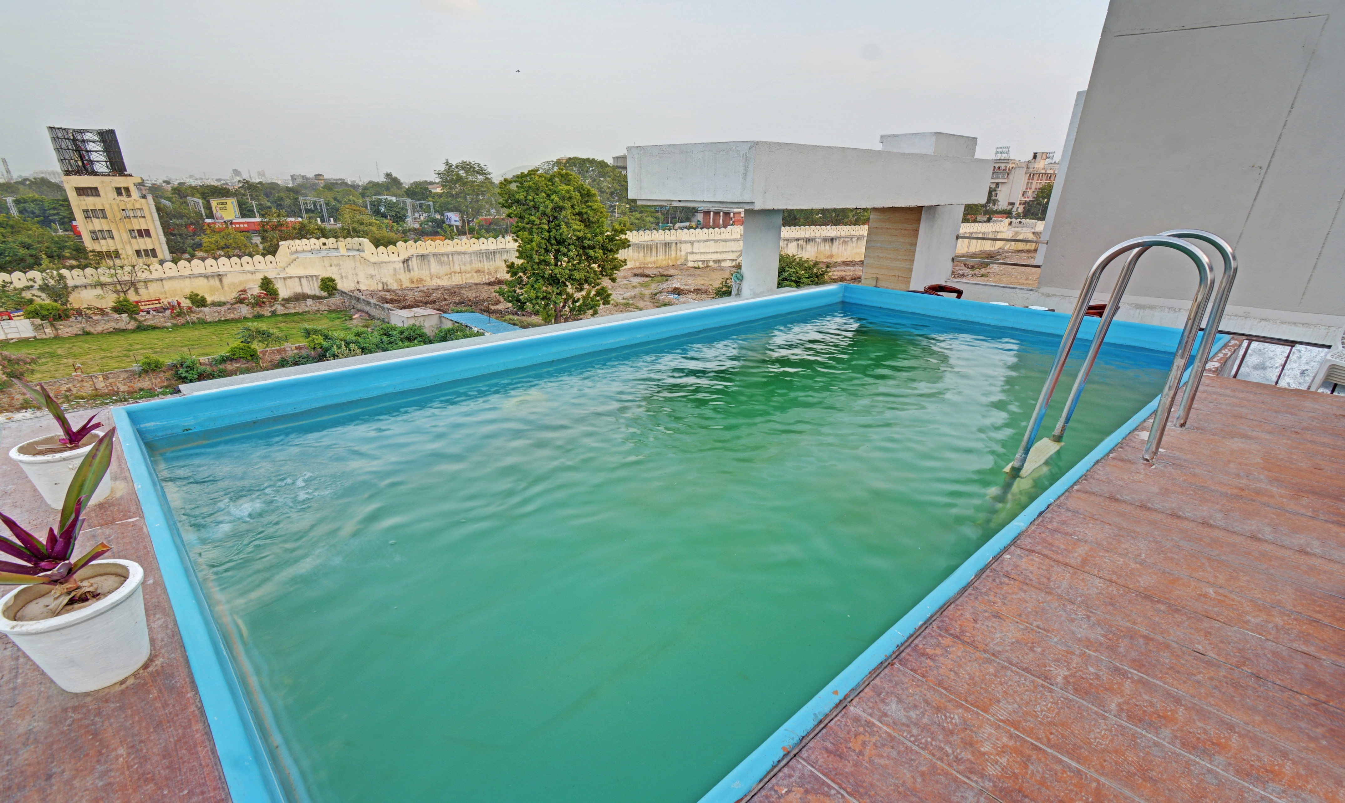 Tripli Hotels Le Shelton - Tap to explore photos