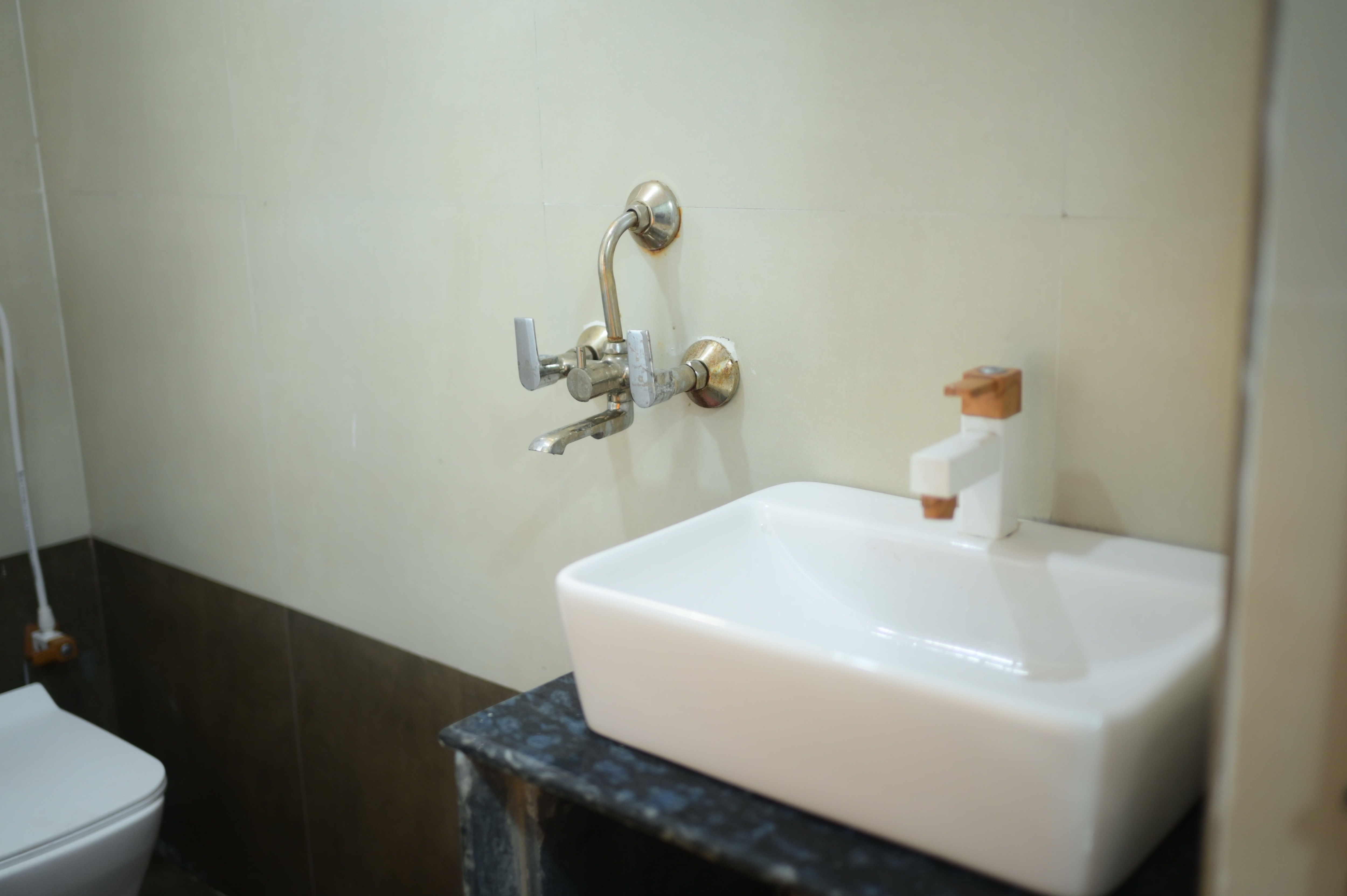 Hotel O Westin Regency - Tap to explore photos