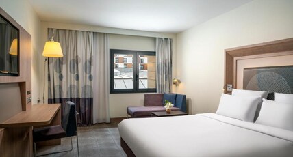 Novotel Istanbul Bosphorus Room Type - Executive Room with 1 Queen Size Bed and Sofa , Sea View Novotel Istanbul Bosphorus Room Type - Executive Room with 1 Queen Size Bed and Sofa , Sea View
