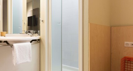Ibis Budget Antony Massy Room Type - DOUBLE - Room with a large bed for 2 people