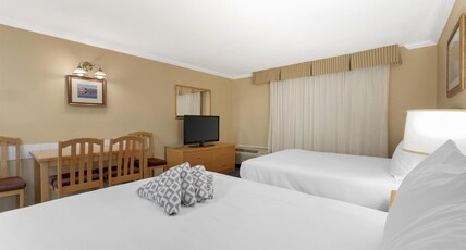Best Western Inn At Penticton Room Type - 2 Double Beds, Non-Smoking, Kitchenette, Microwave And Refrigerator, Full Breakfast Best Western Inn At Penticton Room Type - 2 Double Beds, Non-Smoking, Kitchenette, Microwave And Refrigerator, Full Breakfast