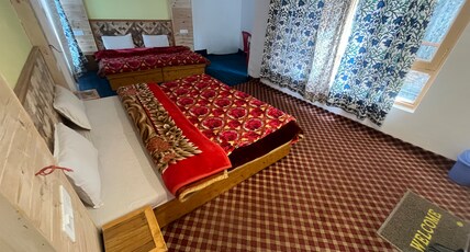 Jahangir Cottage Pahalgam Room Type - Quadruple Family Room