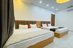 Hotel Pilgrim, Near Golden Temple