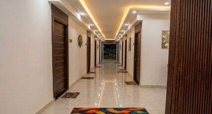 Hotel Sooryavanshi Room Type - Deluxe Room No.14