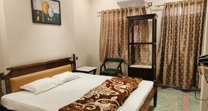 SARYU HOMESTAY Room Type - Deluxe Double Room