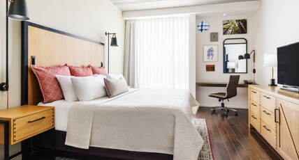 Hotel Indigo Athens - University Area Room Type - 1 King Bed Standard Comm Accessible