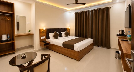 HOTEL URBAN RESIDENCY Room Type - Super Deluxe Room