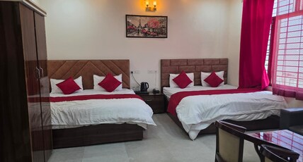 Hotel Shree Padam Room Type - FAMILY ROOM
