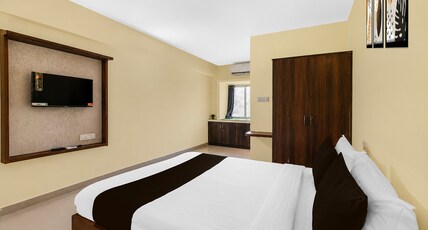 OYO 846518 Hotel Naina Luxury Rooms Room Type - Classic